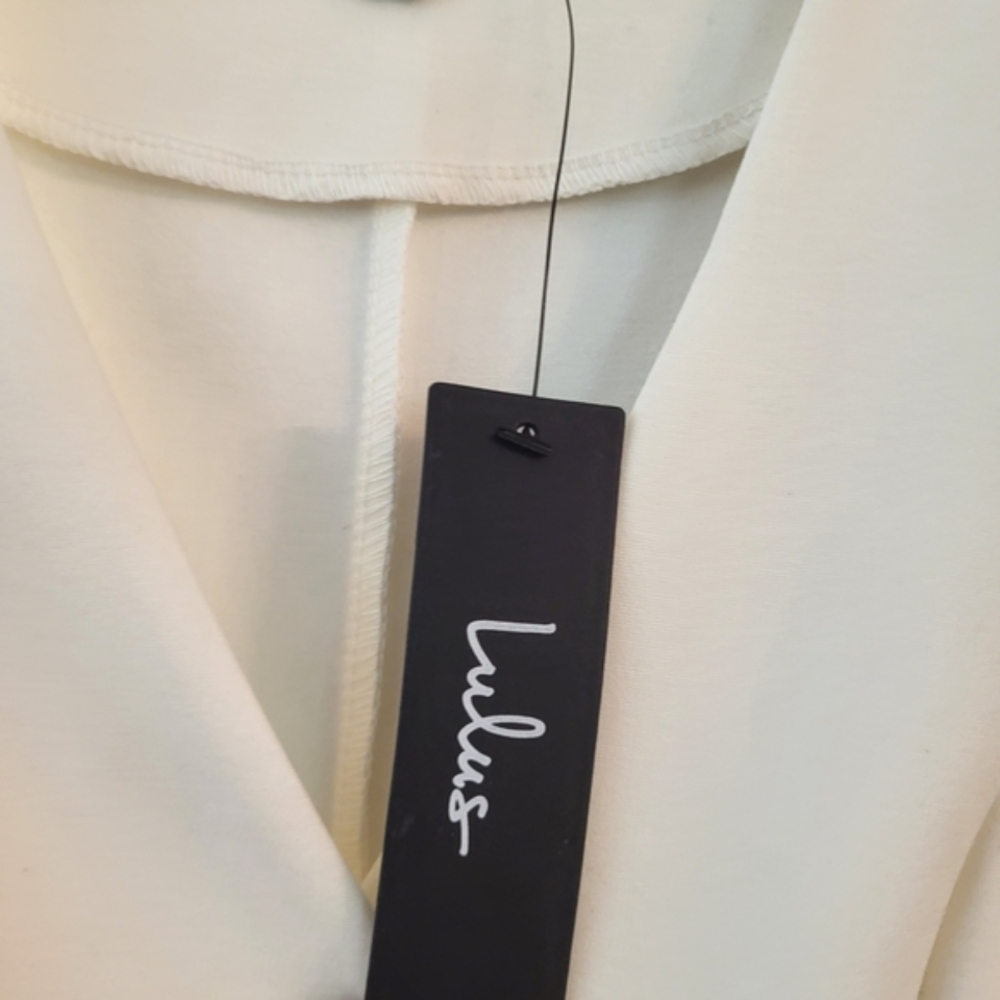 NWT Lulu's Ivory Elevated Impression Structured Button-Up Vest - Size S - Picture 8 of 8